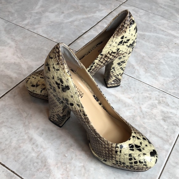 Kenneth Cole Reaction Platform High Heels - Picture 6 of 12